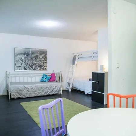 Huoneisto Central Studio Apartment
